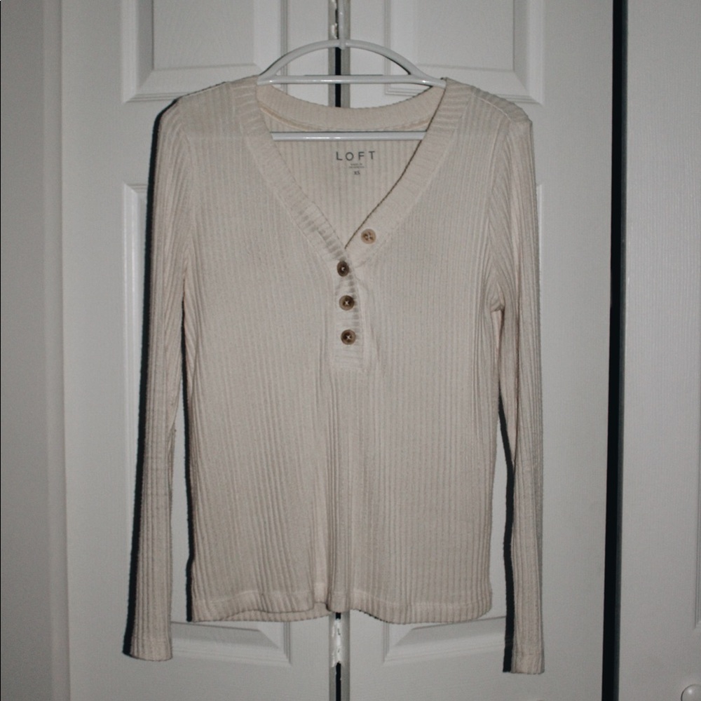 LOFT ribbed button up top!
